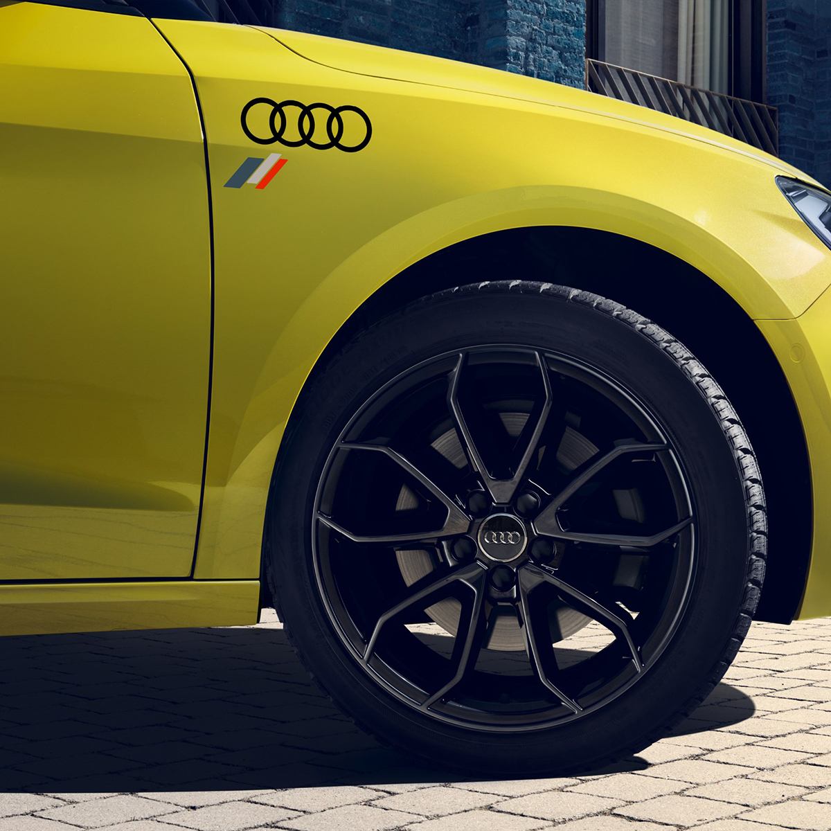 Audi decorfolie met ringen en heritage vlag