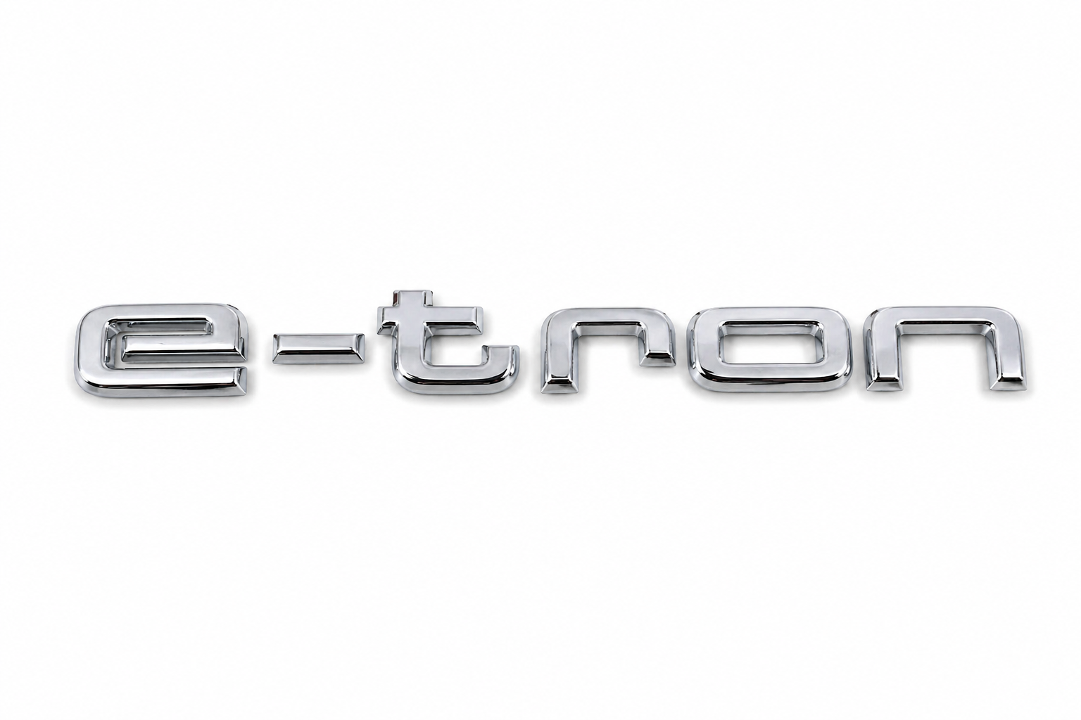 Audi Q7 (4M) e-tron logo - achterzijde