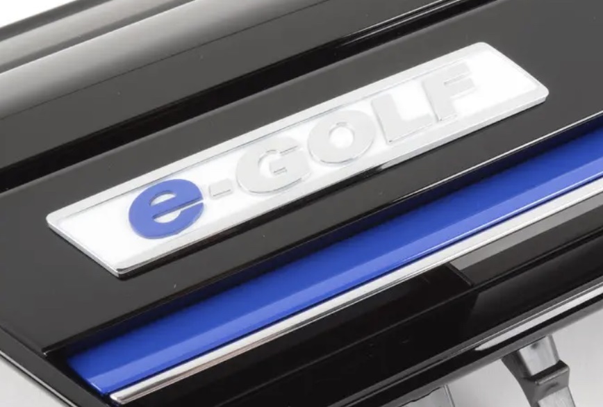 Volkswagen E-Golf grille embleem